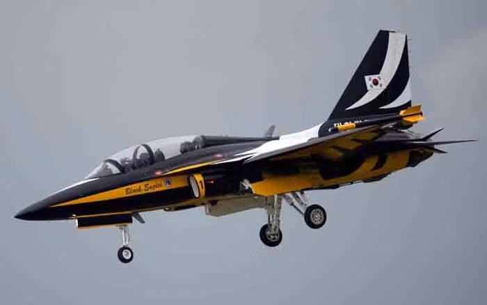 Máy bay T-50B Golden Eagle của Hàn Quốc. Máy bay T-50B Golden Eagle của Hàn Quốc.