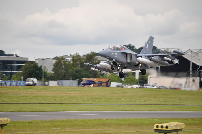 Máy bay Yak-130. Máy bay Yak-130.