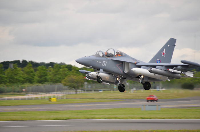 Máy bay Yak-130. Máy bay Yak-130.