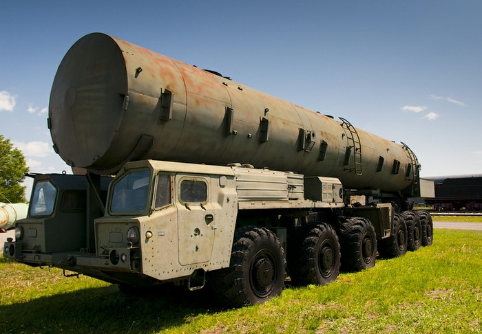 Một tổ hợp tên lửa đạn đạo. Một tổ hợp tên lửa đạn đạo.