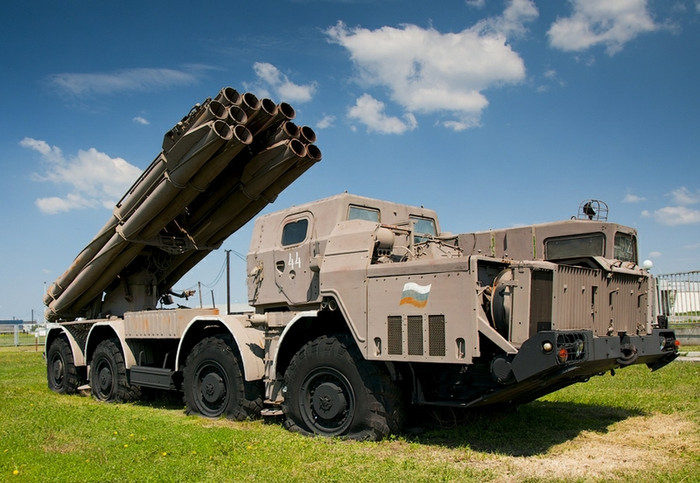 Tổ hợp tên lửa phóng loạt Smerche. Tổ hợp tên lửa phóng loạt Smerche.