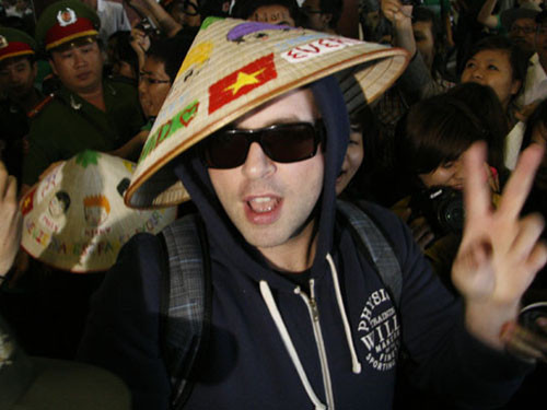 Hình ảnh Mark của Westlife thân thiện khiến các fan càng cuồng nhiệt hơn Hình ảnh Mark của Westlife thân thiện khiến các fan càng cuồng nhiệt hơn