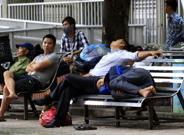 Người nhà đi cùng cũng mệt mỏi không kém Người nhà đi cùng cũng mệt mỏi không kém