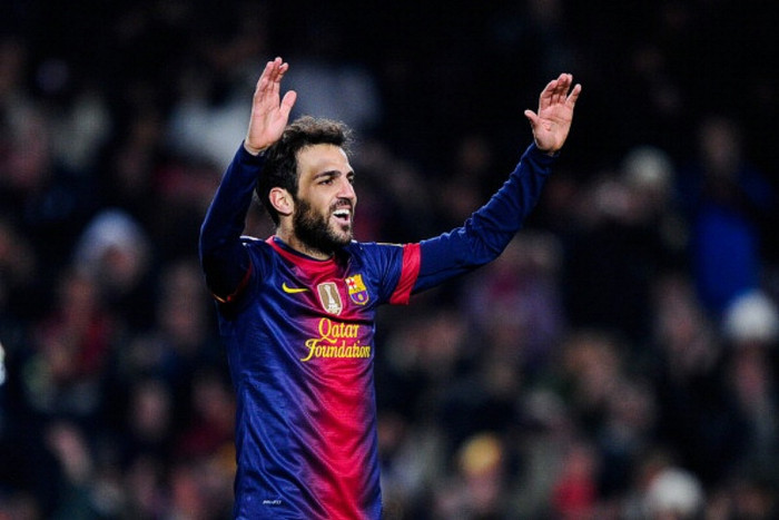 32. Cesc Fabregas: Mùa giải 2011/12 có những điểm cao và thấp với Fabregas. Anh không có được phong độ đỉnh cao với Barcelona và chỉ đạt được danh hiệu Copa del Rey, nhưng Fabregas được dùng như một số 9 giả tại EURO 2012 và anh đáp lại với những đóng góp cực kỳ quan trọng cho chức vô địch: Bàn gỡ hòa 1-1 trong trận gặp Italia ngày ra quân, bàn ấn định thắng lợi 4-0 trước Ireland ở bảng C và sau đó là pha kiến tạo giúp David Silva mở tỷ số trong trận chung kết gặp Italia. Vâng, và cả cú đá 11m thành bàn của anh trước Bồ Đào Nha ở bán kết khiến Cristiano Ronaldo không được đá luân lưu. 32. Cesc Fabregas: Mùa giải 2011/12 có những điểm cao và thấp với Fabregas. Anh không có được phong độ đỉnh cao với Barcelona và chỉ đạt được danh hiệu Copa del Rey, nhưng Fabregas được dùng như một số 9 giả tại EURO 2012 và anh đáp lại với những đóng góp cực kỳ quan trọng cho chức vô địch: Bàn gỡ hòa 1-1 trong trận gặp Italia ngày ra quân, bàn ấn định thắng lợi 4-0 trước Ireland ở bảng C và sau đó là pha kiến tạo giúp David Silva mở tỷ số trong trận chung kết gặp Italia. Vâng, và cả cú đá 11m thành bàn của anh trước Bồ Đào Nha ở bán kết khiến Cristiano Ronaldo không được đá luân lưu.