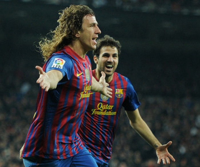 1. Loại Real Madrid khỏi Copa del Rey 2011/12: Barcelona không vô địch La Liga mùa giải 2011/12, nhưng họ vẫn kịp khiến Real Madrid thất bại trong việc đoạt một cú đúp trong năm. Cristiano Ronaldo giúp Real dẫn trước ở lượt đi trận tứ kết, nhưng Carles Puyol và Eric Abidal giúp Barcelona giành chiến thắng chung cuộc trên đất địch. Ở trận lượt về dù Ronaldo và Benzema nổ súng phút cuối cho Real, nhưng Barca giành thắng lợi sau 2 lượt trận trước khi đoạt ngôi vô địch ở cuối mùa. 1. Loại Real Madrid khỏi Copa del Rey 2011/12: Barcelona không vô địch La Liga mùa giải 2011/12, nhưng họ vẫn kịp khiến Real Madrid thất bại trong việc đoạt một cú đúp trong năm. Cristiano Ronaldo giúp Real dẫn trước ở lượt đi trận tứ kết, nhưng Carles Puyol và Eric Abidal giúp Barcelona giành chiến thắng chung cuộc trên đất địch. Ở trận lượt về dù Ronaldo và Benzema nổ súng phút cuối cho Real, nhưng Barca giành thắng lợi sau 2 lượt trận trước khi đoạt ngôi vô địch ở cuối mùa.