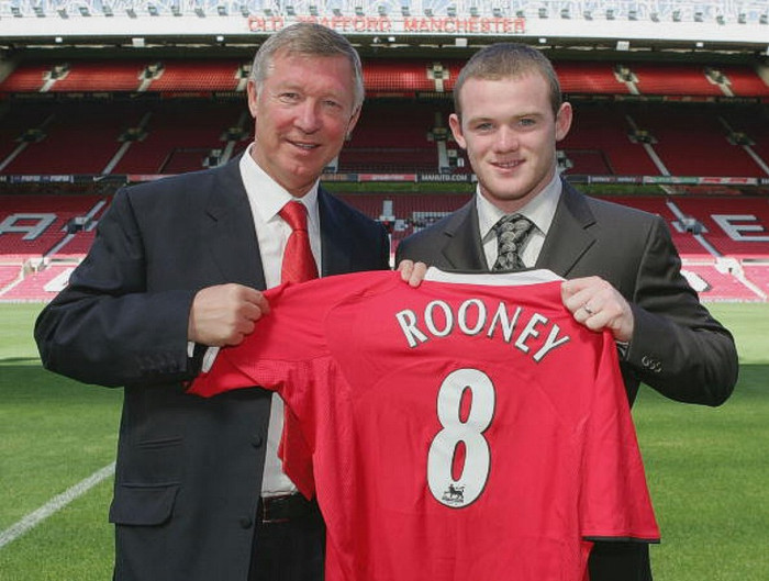 Sir Alex Ferguson cùng Wayne Rooney, tháng 8/2004. Sir Alex Ferguson cùng Wayne Rooney, tháng 8/2004.