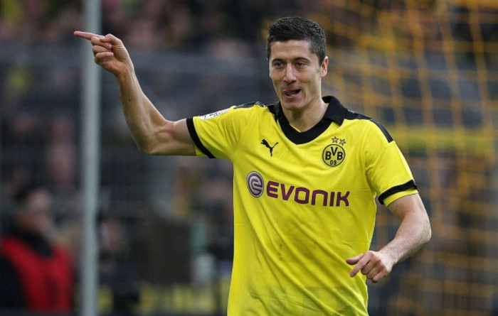16. Robert Lewandowski: Chân sút chủ lực đưa Dortmund tới danh hiệu Bundesliga khi chạm 2 cột mốc mới trong sự nghiệp là 22 bàn thắng và 10 kiến tạo. Anh là đầu tàu của ĐT Ba Lan ở EURO 2012 nhưng tiếc là chỉ ghi được 1 bàn thắng và đội nhà bị loại từ vòng bảng.
