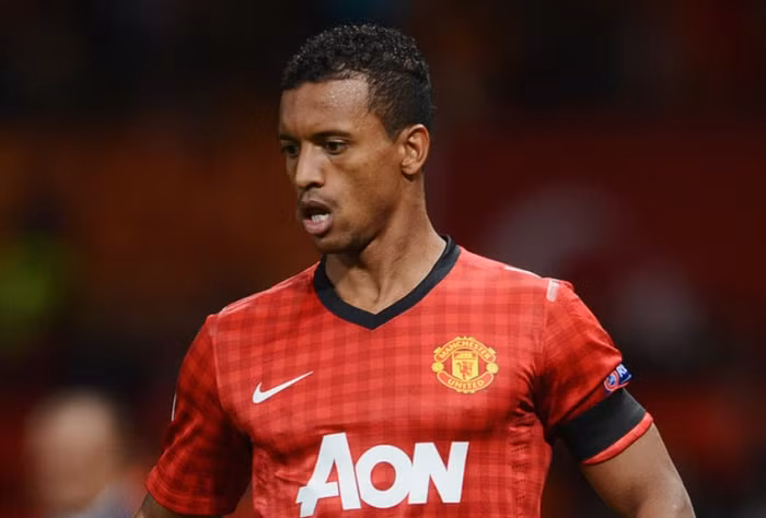 Tiêu chí đặt ra cho việc thay thế Nani, đó là người thay thế phải là một người chiến thắng có tài năng đã được kiểm chứng, đã là một tuyển thủ quốc gia và không quá 25 tuổi. Không cần người thay thế Nani phải giỏi hơn Nani về mọi mặt.