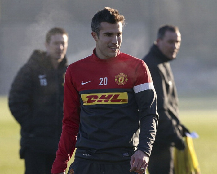 Kể từ sau khi chuyển tới Man Utd từ Arsenal với giá 24 triệu bảng, Van Persie đã và đang ghi bàn một cách rất đều đặn, thậm chí là ghi bàn cả vào những phút cuối lẫn trong những trận quan trọng mà ví dụ là derby Manchester mới đây. Và anh đã 29 tuổi, tức sẽ không lâu nữa bước sang tuổi 30.