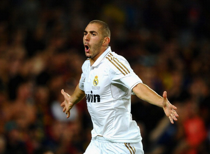 15. Karim Benzema: Benzema đạt 2 cột mốc mới trong sự nghiệp ở mùa giải 2011/12, đó là 21 bàn thắng và 11 kiến tạo cho Real Madrid để đưa Los Blancos tới chức vô địch La Liga. Dù là chân sút thứ 2 ở Real sau Cristiano Ronaldo và phải cạnh tranh với Gonzalo Higuain, anh là người có tần suất mở tỷ số trận đấu nhiều lần nhất cho Real với 9 lần trong 15 trận anh ghi bàn (Higuain là 6/14, Ronaldo là 10/27) . Với ĐT Pháp, Benzema xác lập 2 kiến tạo để Pháp thắng trận quan trọng trước Thụy Điển ở vòng bảng trước khi gục ngã trước TBN ở tứ kết.