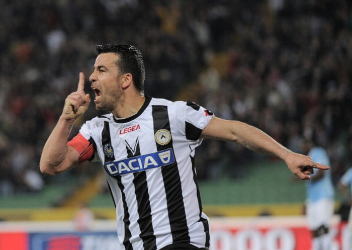27. Antonio Di Natale: 23 bàn thắng của Di Natale đóng góp rất quan trọng vào mùa giải Serie A 2011/12 bất bại của Juventus, và anh lần đầu tiên trong sự nghiệp đạt tới cột mốc 10 kiến tạo. Đóng góp của Di Natale ở EURO 2012 cho Italia là hạn chế, nhưng anh vẫn kịp ghi 1 bàn vào lưới Tây Ban Nha trong trận ra quân. 27. Antonio Di Natale: 23 bàn thắng của Di Natale đóng góp rất quan trọng vào mùa giải Serie A 2011/12 bất bại của Juventus, và anh lần đầu tiên trong sự nghiệp đạt tới cột mốc 10 kiến tạo. Đóng góp của Di Natale ở EURO 2012 cho Italia là hạn chế, nhưng anh vẫn kịp ghi 1 bàn vào lưới Tây Ban Nha trong trận ra quân.