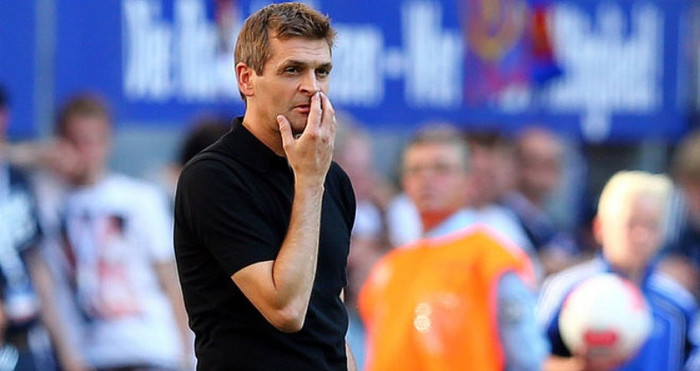 Tito Vilanova, người thay thế Pep Guardiola mùa hè 2012 này ở Barcelona, đã có cuộc phẫu thuật tuyến nước bọt vào tháng 11/2011, và theo lời các bác sĩ thì triệu chứng đã tái phát trong thời gian gần đây với Tito.