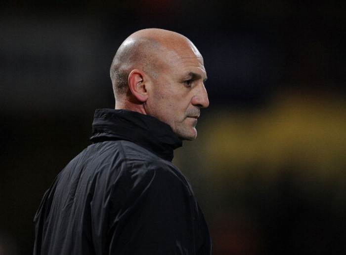 Một số nguồn tin của báo chí Anh cho hay quan hệ của Steve Bould, trợ lý của Arsene Wenger và là người hưởng mức lương năm bằng một nửa so với HLV trưởng ĐT Anh Roy Hodgson, với cá nhân Wenger đã đổ vỡ vì mâu thuẫn trong phương pháp huấn luyện. Một số nguồn tin của báo chí Anh cho hay quan hệ của Steve Bould, trợ lý của Arsene Wenger và là người hưởng mức lương năm bằng một nửa so với HLV trưởng ĐT Anh Roy Hodgson, với cá nhân Wenger đã đổ vỡ vì mâu thuẫn trong phương pháp huấn luyện.