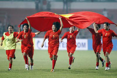 Khi các chị em vô địch, nhân dân có ai đổ ra đường?