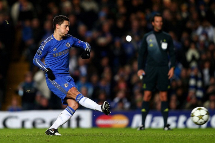 40. Eden Hazard: Người đang dẫn đầu danh sách kiến tạo của Premier League 2012/13 cùng với Carlos Tevez. Hazard lọt vào top 50 đơn giản là bởi nửa sau của năm 2012, khi anh tới Chelsea và trở thành một cầu thủ quan trọng. 40. Eden Hazard: Người đang dẫn đầu danh sách kiến tạo của Premier League 2012/13 cùng với Carlos Tevez. Hazard lọt vào top 50 đơn giản là bởi nửa sau của năm 2012, khi anh tới Chelsea và trở thành một cầu thủ quan trọng.