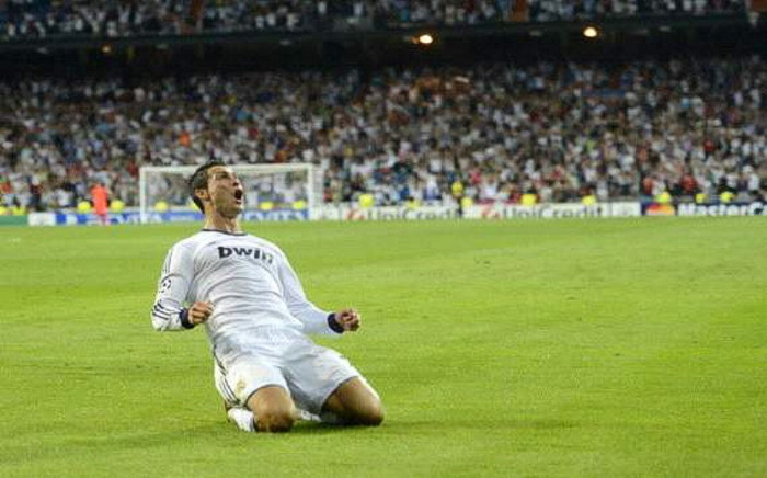 Tuy nhiên, cảnh ăn mừng của Mancini ở đường pitch rất ngắn ngủi. Benzema gỡ hòa cho Real phút 87 sau một pha đi bóng xuất thần của Angel Di Maria. Và đến phút 90, Ronaldo đảo người qua Zabaleta trước khi tung cú đá chân phải chéo góc, Joe Hart bị giật mình và để bóng bay vào lưới dù bóng đi đúng vị trí của anh, và Real giành 3 điểm kịch tính. Tuy nhiên, cảnh ăn mừng của Mancini ở đường pitch rất ngắn ngủi. Benzema gỡ hòa cho Real phút 87 sau một pha đi bóng xuất thần của Angel Di Maria. Và đến phút 90, Ronaldo đảo người qua Zabaleta trước khi tung cú đá chân phải chéo góc, Joe Hart bị giật mình và để bóng bay vào lưới dù bóng đi đúng vị trí của anh, và Real giành 3 điểm kịch tính.