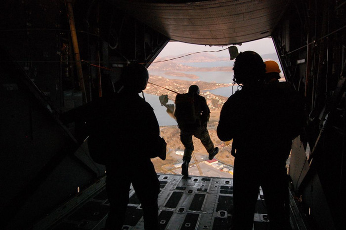 Tập trận song phương giữa lực lượng đặc biệt Hoa Kỳ và Hy Lạp ở khu vực Attica-Voiotia. Tập trận song phương giữa lực lượng đặc biệt Hoa Kỳ và Hy Lạp ở khu vực Attica-Voiotia.