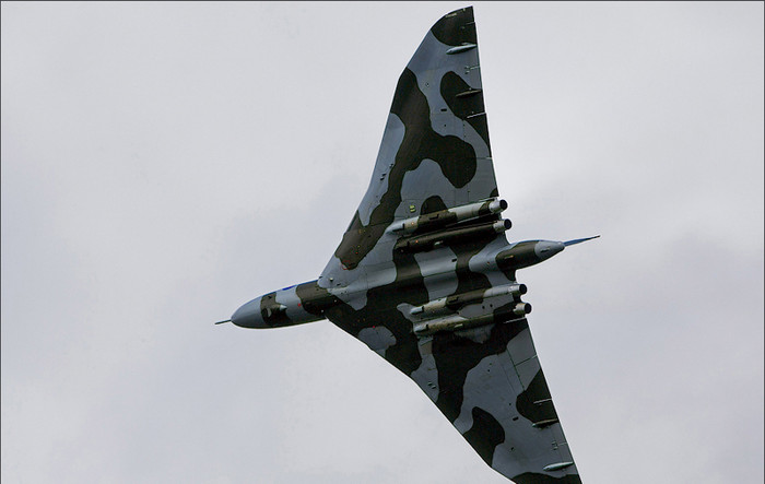 Vulcan là một máy bay ném bom có tốc độ cận âm (Mach 0.96). Tầm hoạt động của nó là 4.171 km. Vulcan là một máy bay ném bom có tốc độ cận âm (Mach 0.96). Tầm hoạt động của nó là 4.171 km.