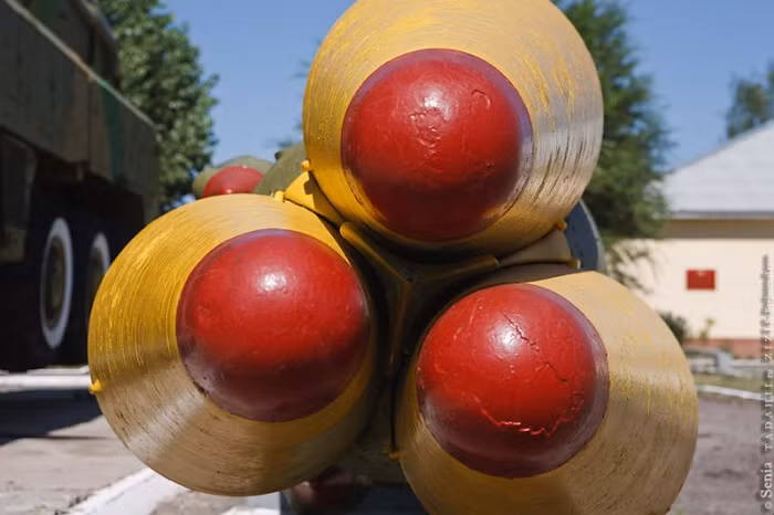 Cận cảnh tên lửa 15ZH45 của hệ thống tên lửa RSD-10 Pioneer.