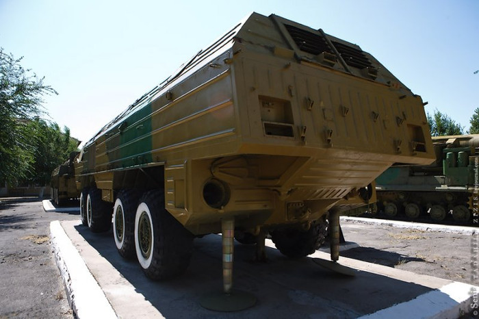 Xe phóng tự hành SPU-9P71 của hệ thống tên lửa 9K-714 Oka. Xe phóng tự hành SPU-9P71 của hệ thống tên lửa 9K-714 Oka.