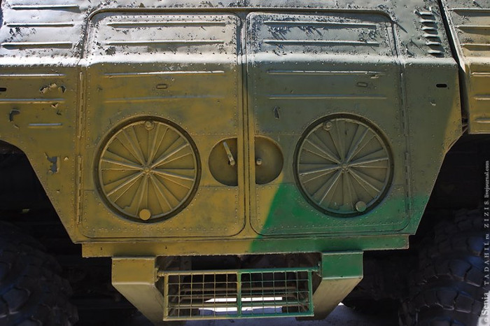 Cận cảnh khung gầm xe phóng tên lửa 9K-76 Temp-S. Cận cảnh khung gầm xe phóng tên lửa 9K-76 Temp-S.