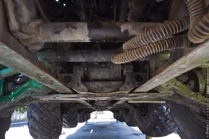 Khung gầm MAZ-547V của hệ thống tên lửa RSD-10 Pioneer.