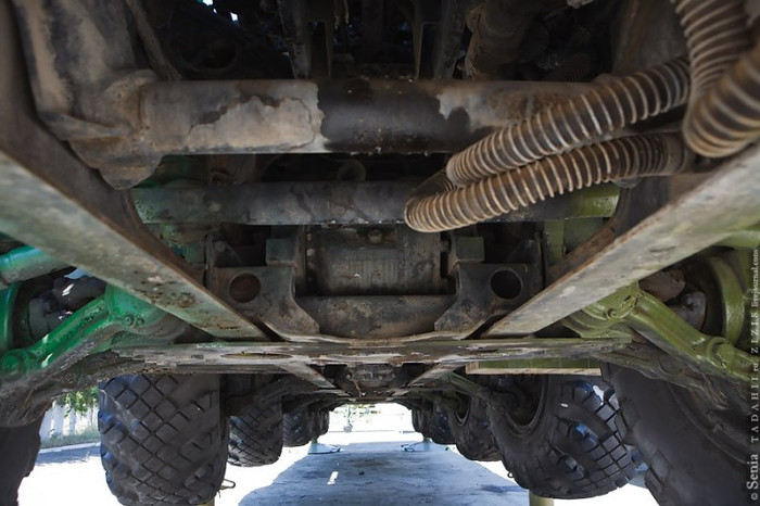 Khung gầm MAZ-547V của hệ thống tên lửa RSD-10 Pioneer. Khung gầm MAZ-547V của hệ thống tên lửa RSD-10 Pioneer.