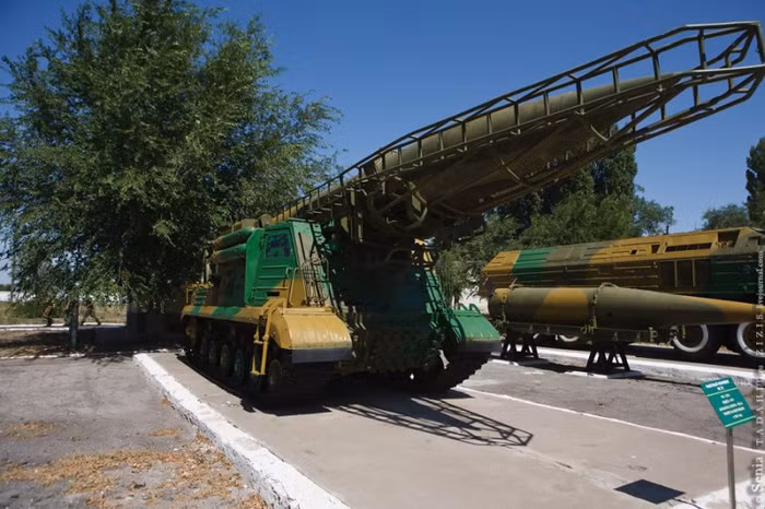 Hệ thống tên lửa 9K-72.