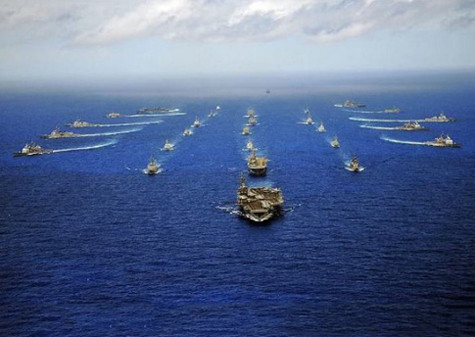 Các tàu chiến rời Trân Châu Cảng để tiến hành các bài tập trên biển. Các tàu chiến rời Trân Châu Cảng để tiến hành các bài tập trên biển.