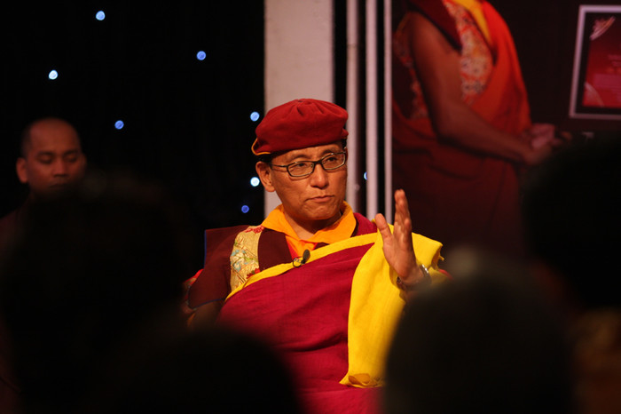 Đức Pháp Vương Gyalwang Drukpa (Phật giáo Kim cương thừa - Ấn Độ) đã đến Việt Nam giảng về bình đẳng giới và phát triển giáo dục. Đức Pháp vương được thế giới tôn vinh là Bậc hóa thân sáng lập và đứng đầu truyền thừa Drukpa thuộc Phật giáo Kim cương thừa. Đức Pháp Vương Gyalwang Drukpa (Phật giáo Kim cương thừa - Ấn Độ) đã đến Việt Nam giảng về bình đẳng giới và phát triển giáo dục. Đức Pháp vương được thế giới tôn vinh là Bậc hóa thân sáng lập và đứng đầu truyền thừa Drukpa thuộc Phật giáo Kim cương thừa.