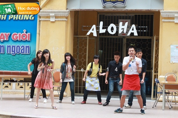 Sáng 6/11, tại sân trường THPT Phan Đình Phùng đã diễn ra buổi luyện tập cho dạ hội Aloha. Buổi luyện tập có sự tham gia đông đảo nhiệt tình của toàn thể HS Phan Đình Phùng và hot teen trong vai trò ban giám khảo như Ngô Thủy Tiên - HHT Icon 2010 và chị Nguyễn Nam Phương – trưởng nhóm hip hop của trường Đại học Ngoại Thương. Sáng 6/11, tại sân trường THPT Phan Đình Phùng đã diễn ra buổi luyện tập cho dạ hội Aloha. Buổi luyện tập có sự tham gia đông đảo nhiệt tình của toàn thể HS Phan Đình Phùng và hot teen trong vai trò ban giám khảo như Ngô Thủy Tiên - HHT Icon 2010 và chị Nguyễn Nam Phương – trưởng nhóm hip hop của trường Đại học Ngoại Thương.