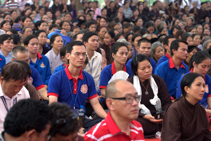 Pháp vương Gyalwang Drukpa cho rằng để đến một thế giới đại đồng con người phải có sự bình đẳng giới không phân biệt quốc gia hay các thể chế chính trị. Pháp vương Gyalwang Drukpa cho rằng để đến một thế giới đại đồng con người phải có sự bình đẳng giới không phân biệt quốc gia hay các thể chế chính trị.