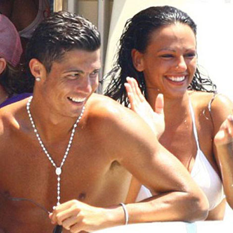 Ronaldo bị bồ cũ dè bỉu là "người kém thông minh” ảnh 1 Ronaldo bị bồ cũ dè bỉu là "người kém thông minh” ảnh 1