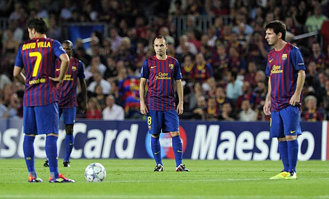 Cầu thủ Barca không hiểu chuyện gì vừa xảy ra.