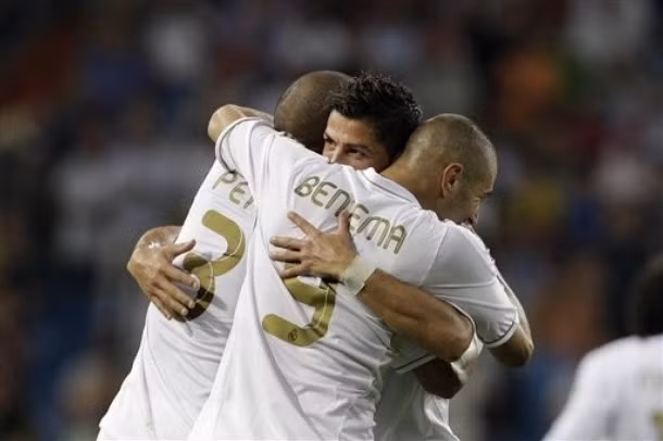 Benzema lập cú đúp.