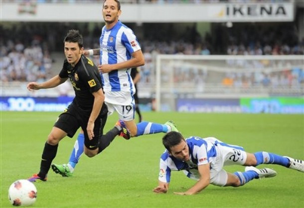 Tội đồ Villa khi chuyền về, tạo điều kiện cho đối phương ghi bàn gỡ hòa. Tội đồ Villa khi chuyền về, tạo điều kiện cho đối phương ghi bàn gỡ hòa.