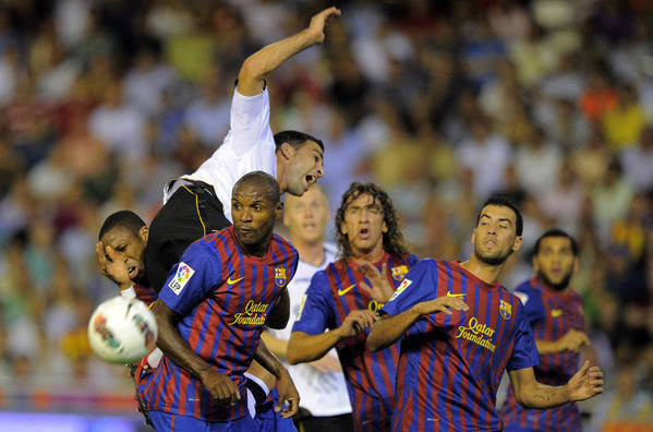 Trận đấu diễn ra hấp dẫn ngay từ đầu. Trận đấu diễn ra hấp dẫn ngay từ đầu.