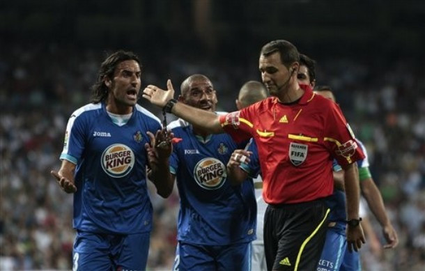 Nhưng cú ngã tinh tế của C.Ronaldo đã giúp Real được hưởng 1 quả 11m. Nhưng cú ngã tinh tế của C.Ronaldo đã giúp Real được hưởng 1 quả 11m.