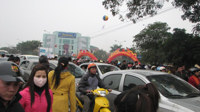Ngây cổng vào hội Lim đã nêm người Ngây cổng vào hội Lim đã nêm người
