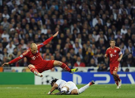 Hai đội ra sức tiêu hao thể lực của nhau trong 90 phút để bước vào hiệp phụ Hai đội ra sức tiêu hao thể lực của nhau trong 90 phút để bước vào hiệp phụ