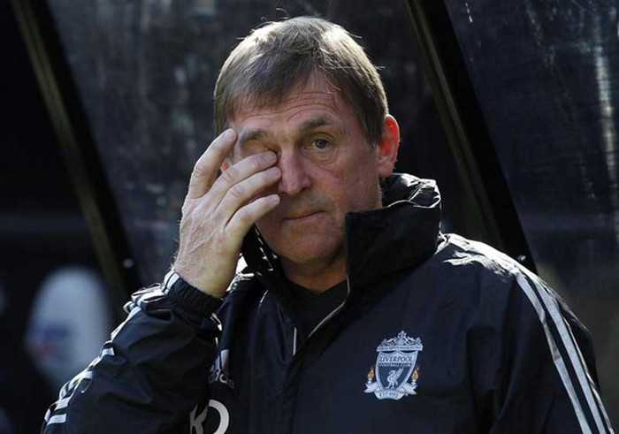 Kết luận: Kenny Dalglish đã làm rất, rất nhiều cho Liverpool trong sự nghiệp của mình, nhưng xem ra thời điểm hiện tại ông đang có phần đi chệch hướng trong vai trò HLV. Sa thải có lẽ là hơi quá đáng, King Kenny dù sao làm đại sứ cho CLB cũng đã là đủ. Đội bóng giàu truyền thống nhất nước Anh cần có một HLV mới, một kế hoạch mới và một chiến thuật mới. Và xem ra, Dalglish không phải là vị thuyền trưởng mà Liverpool cần. Kết luận: Kenny Dalglish đã làm rất, rất nhiều cho Liverpool trong sự nghiệp của mình, nhưng xem ra thời điểm hiện tại ông đang có phần đi chệch hướng trong vai trò HLV. Sa thải có lẽ là hơi quá đáng, King Kenny dù sao làm đại sứ cho CLB cũng đã là đủ. Đội bóng giàu truyền thống nhất nước Anh cần có một HLV mới, một kế hoạch mới và một chiến thuật mới. Và xem ra, Dalglish không phải là vị thuyền trưởng mà Liverpool cần.