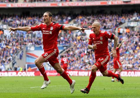 Cuối cùng thì Carroll đã lấy lại chút niềm tin từ Kenny Dalglish sau một thời gian dài Cuối cùng thì Carroll đã lấy lại chút niềm tin từ Kenny Dalglish sau một thời gian dài
