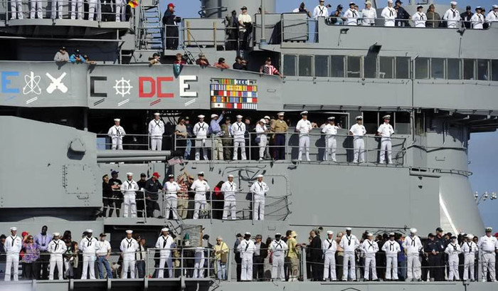 Từng phục vụ trong quân đội Mỹ 6 thập kỷ qua, chiến hạm USS Iowa chở cố Tổng thống Franklin Roosevelt đi khắp Đại Tây Dương để có những cuộc gặp lịch sử với Thủ tướng Anh Winston Churchill và lãnh đạo Liên Xô Josef Stalin trong Thế chiến II.