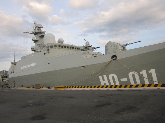 Chiếc Gepard 3.9 đầu tiên chính thức được biên chế vào Lữ đoàn 162 thuộc Bộ Tư lệnh Vùng 4 Hải quân đóng tại Cam Ranh vào tháng 3 tháng 2011 và được đặt tên theo người anh hùng đã bình định 12 sứ quân để lên ngôi vua – Đinh Tiên Hoàng.