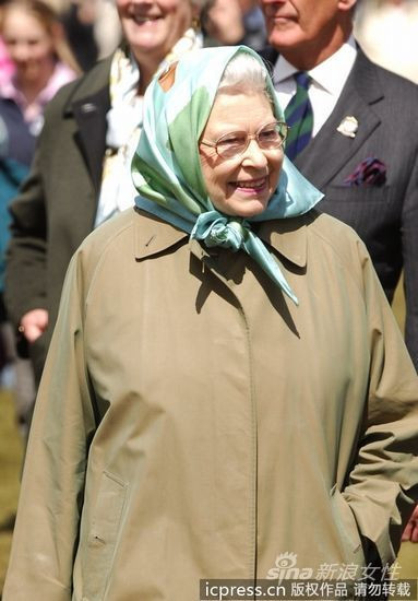 Khăn xanh nhẹ nhàng.