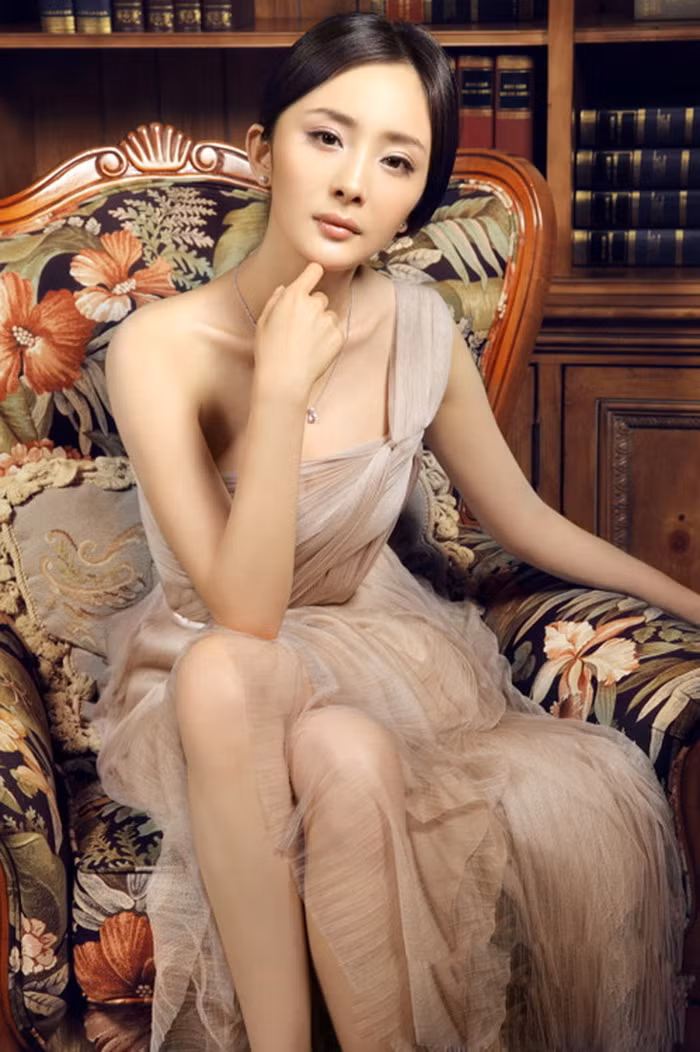 Tài năng, xinh đẹp, cô gái Bắc Kinh sinh năm 1986 Dương Mịch vẫn luôn là cái tên xuất hiện thường xuyên trong các cuộc bình chọn nhan sắc Trung Quốc.