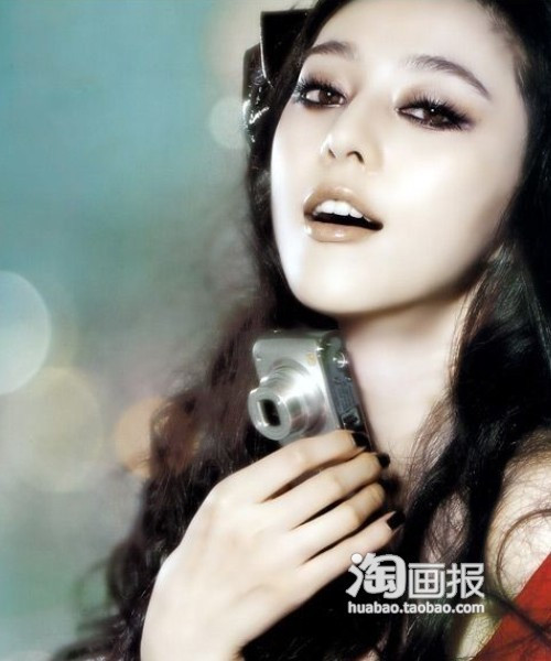 Mắt đen, môi nhạt cùng màu móng đen nổi bật trên bàn tay mịn màng. Xem thêm: Móng tay xinh yêu "hớp hồn" bạn gái Mắt đen, môi nhạt cùng màu móng đen nổi bật trên bàn tay mịn màng. Xem thêm: Móng tay xinh yêu "hớp hồn" bạn gái