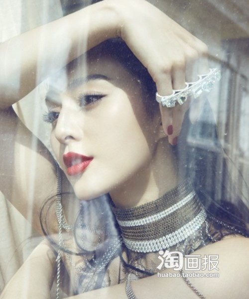 Vẫn là màu sơn đỏ, nhưng mang đến cảm giác nồng nàn, sang trọng. Xem thêm: Móng tay xinh yêu "hớp hồn" bạn gái Vẫn là màu sơn đỏ, nhưng mang đến cảm giác nồng nàn, sang trọng. Xem thêm: Móng tay xinh yêu "hớp hồn" bạn gái