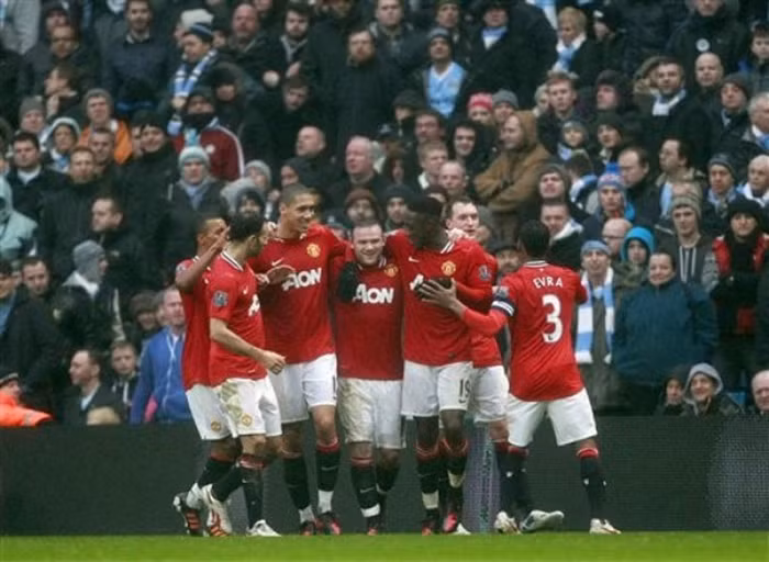 MU đã biến gã hàng xóm thành cựu vương trong một trận đấu rất hay khiến các fan chủ nhà cũng phải vỗ tay sau tiếng còi mãn cuộc