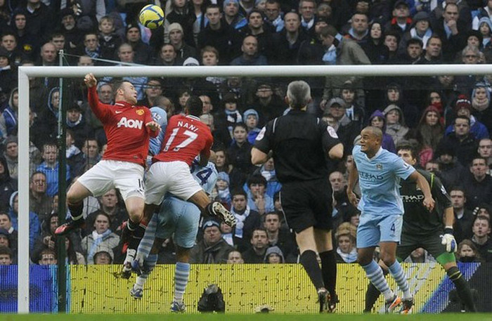 Trong pha tấn công đầu tiên, Quỷ Đỏ đã thành công Trong pha tấn công đầu tiên, Quỷ Đỏ đã thành công